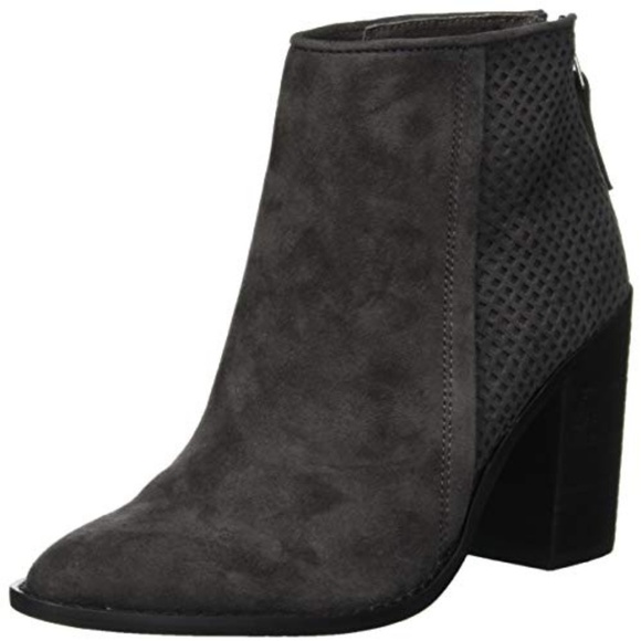 Shoes - NIB Steve Madden Womens Grey Replay Suede Boot 8